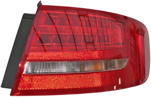 Takavalo, Oikea, AUDI A4 Avant, 8K9 945 096B
